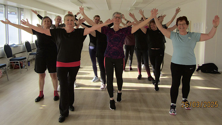 Gitte Gustafsons fredagshold danser